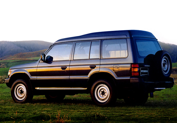 Photos of Mitsubishi Pajero Wagon GL 1991–99