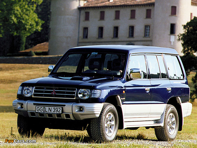 Photos of Mitsubishi Pajero Wagon 1997–99 (640 x 480)