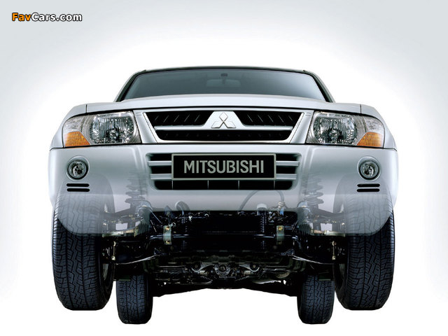 Photos of Mitsubishi Pajero 5-door (III) 1999–2006 (640 x 480)