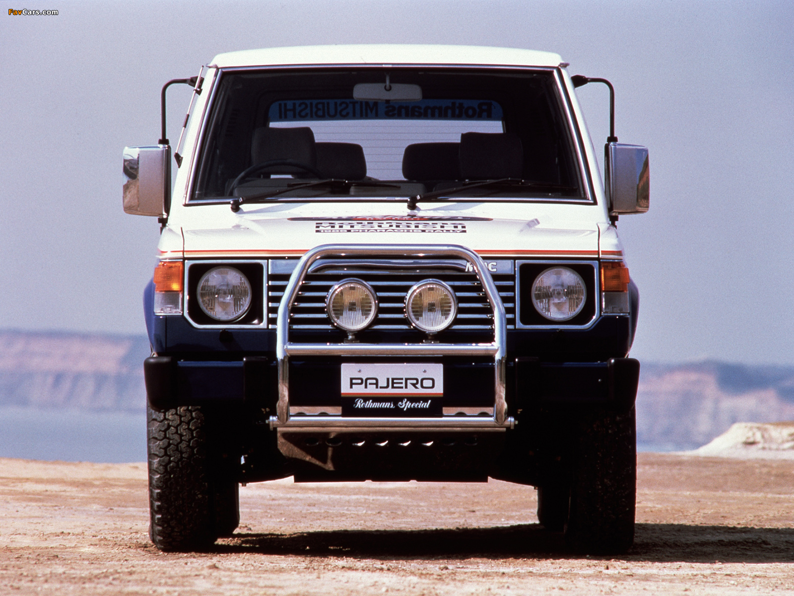 Pictures of Mitsubishi Pajero Rothmans Special (I) 1987 (1600 x 1200)