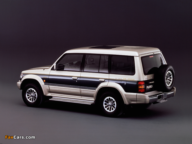 Pictures of Mitsubishi Pajero Wagon JP-spec (II) 1991–97 (640 x 480)