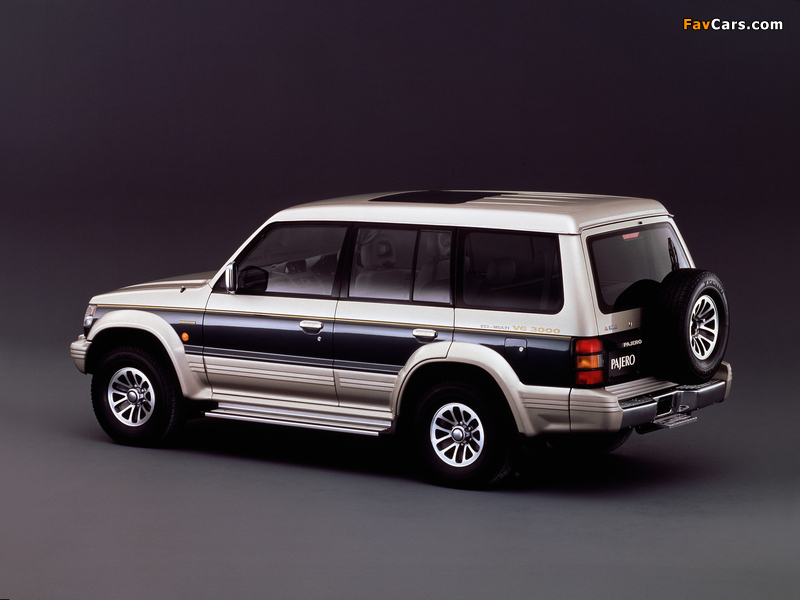 Pictures of Mitsubishi Pajero Wagon JP-spec (II) 1991–97 (800 x 600)