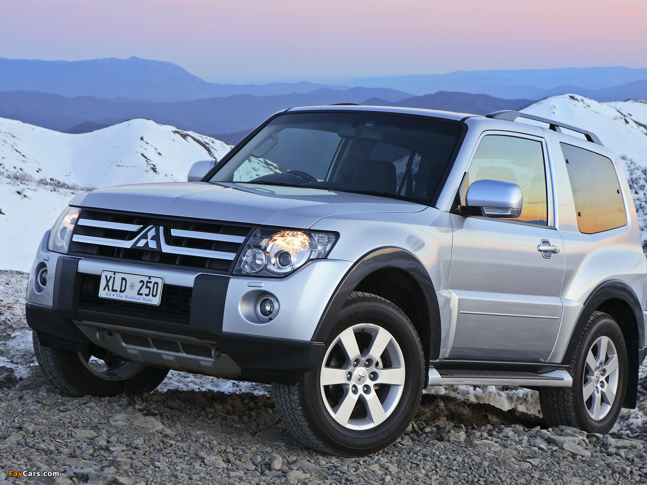 Mitsubishi Pajero 3-door AU-spec 2006–11 wallpapers (1280 x 960)