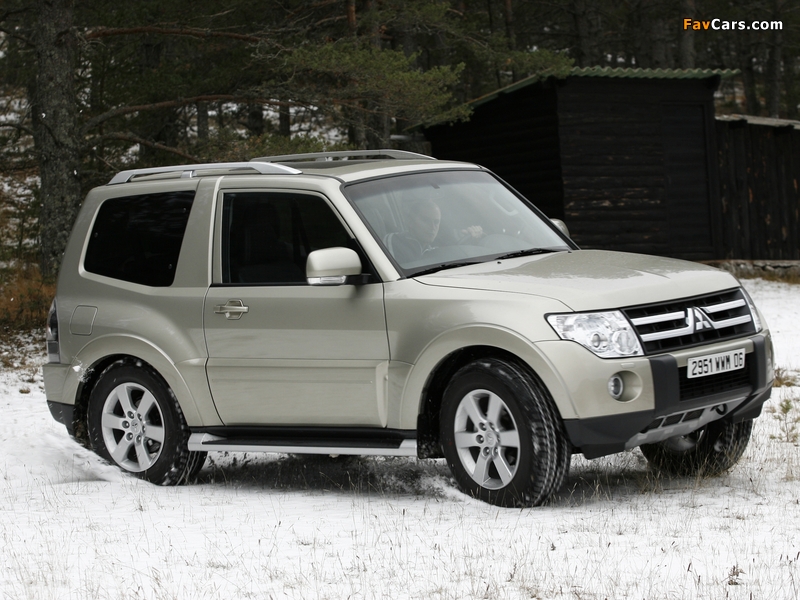 Mitsubishi Pajero 3-door 2006 wallpapers (800 x 600)