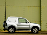 Images of Mitsubishi Shogun 3-door Van 2006