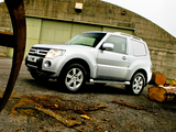 Images of Mitsubishi Shogun 3-door Van 2006