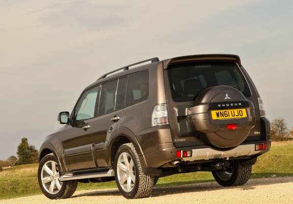 Images of Mitsubishi Shogun 5-door 2011