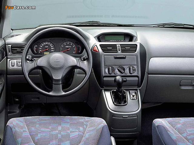 Mitsubishi Space Runner (N61W) 1999–2002 photos (640 x 480)