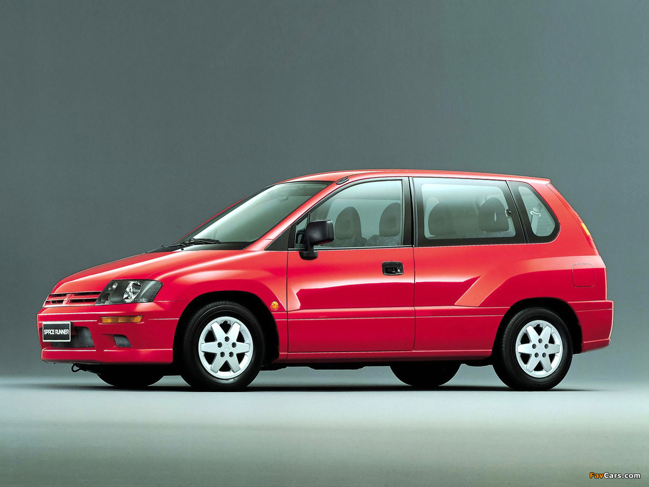 Pictures of Mitsubishi Space Runner (N61W) 1999–2002 (1280 x 960)
