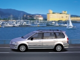 Mitsubishi Space Wagon 1997–2003 images