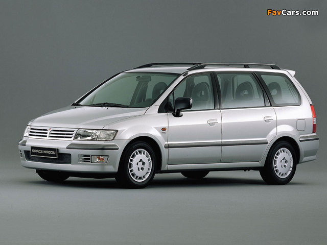 Photos of Mitsubishi Space Wagon 1997–2003 (640 x 480)
