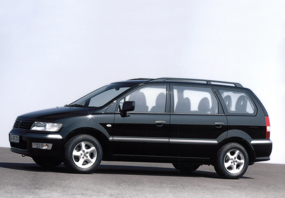 Pictures of Mitsubishi Space Wagon 1997–2003