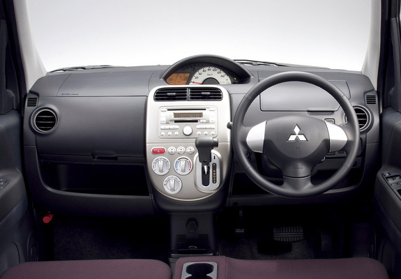 Images of Mitsubishi Toppo 2008