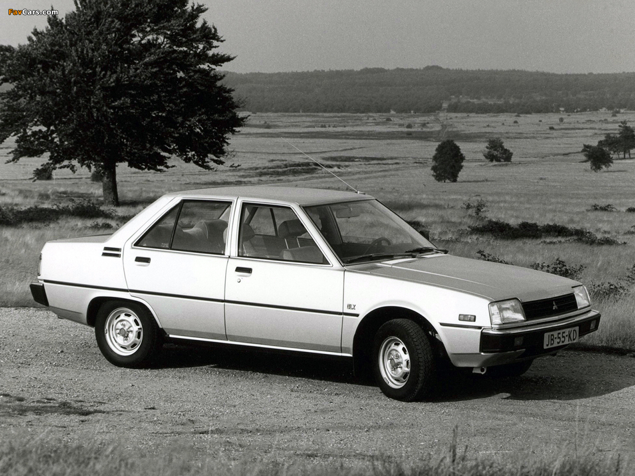 Photos of Mitsubishi Tredia 1982–90 (1280 x 960)