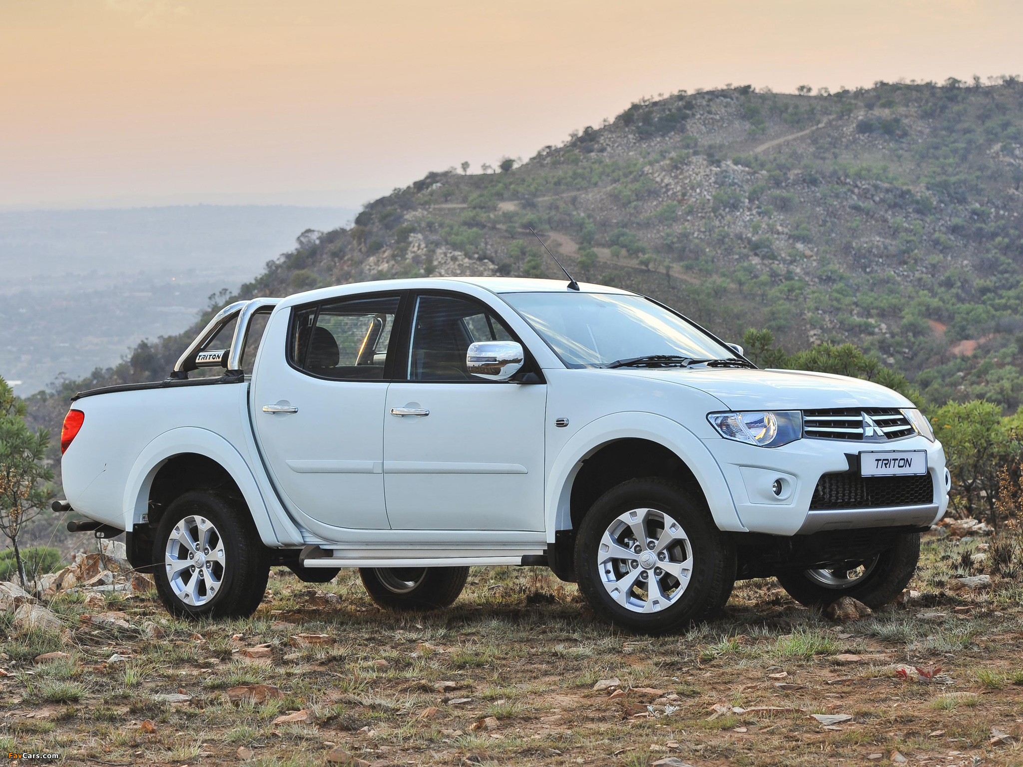 Mitsubishi Triton Double Cab ZA-spec 2013 wallpapers (2048 x 1536)