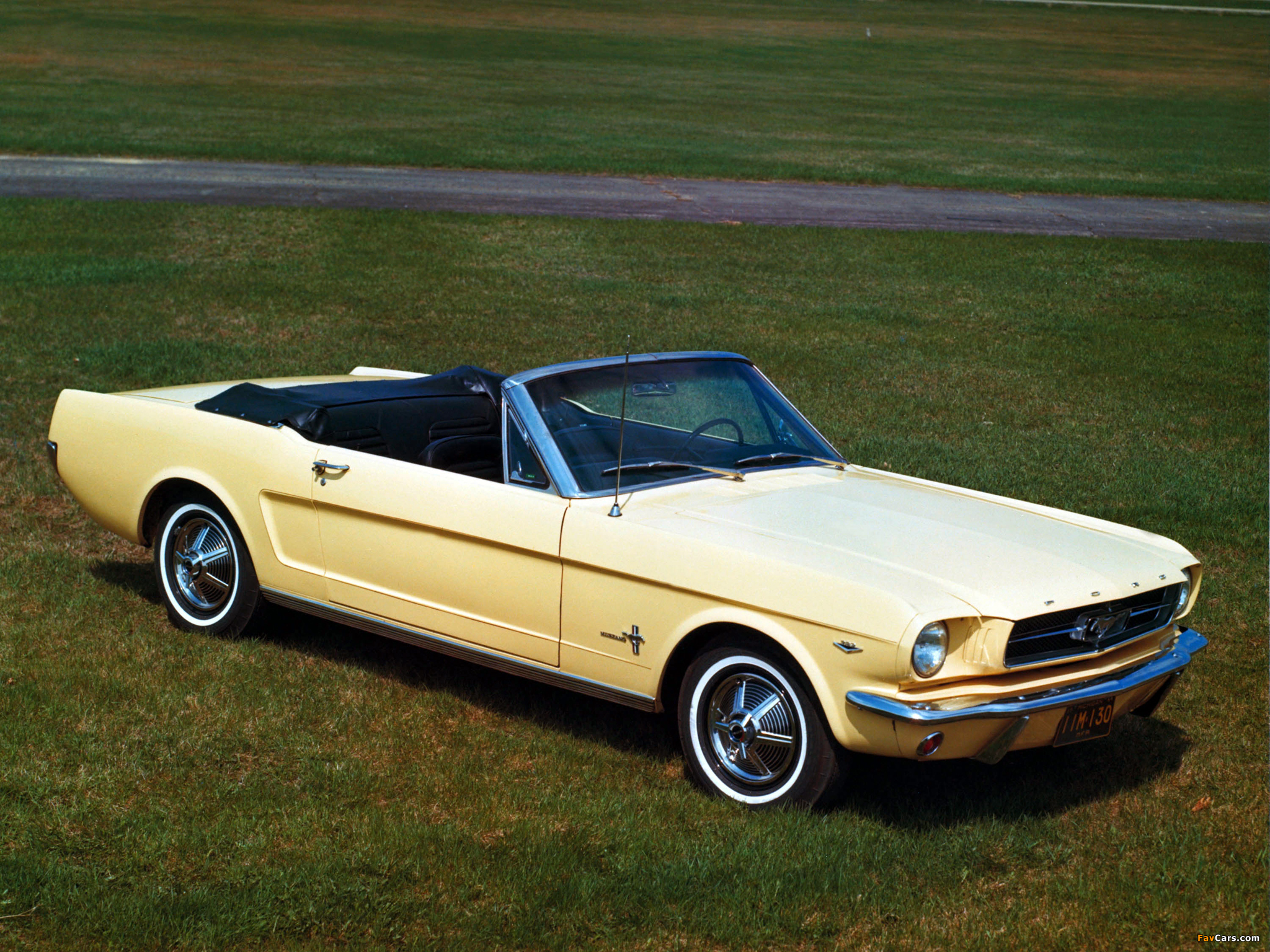 Mustang Convertible 1965 wallpapers (2048 x 1536)