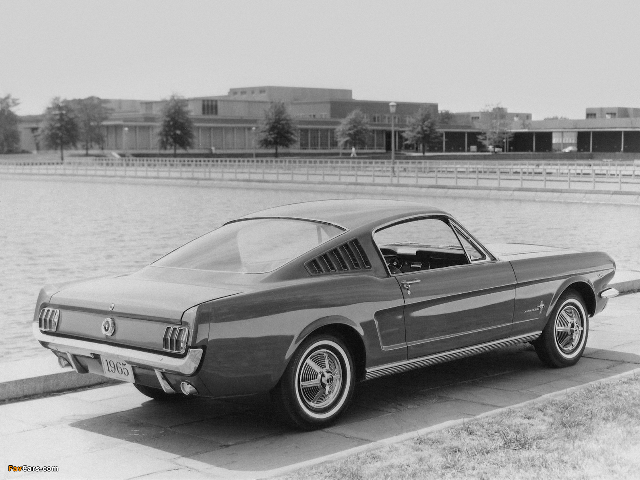 Mustang Fastback 1965 wallpapers (1280 x 960)