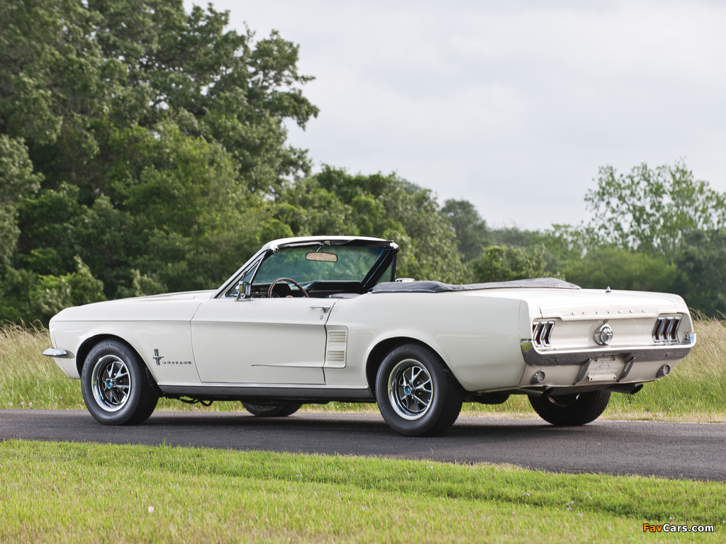 Mustang Convertible 1967 wallpapers (1024 x 768)