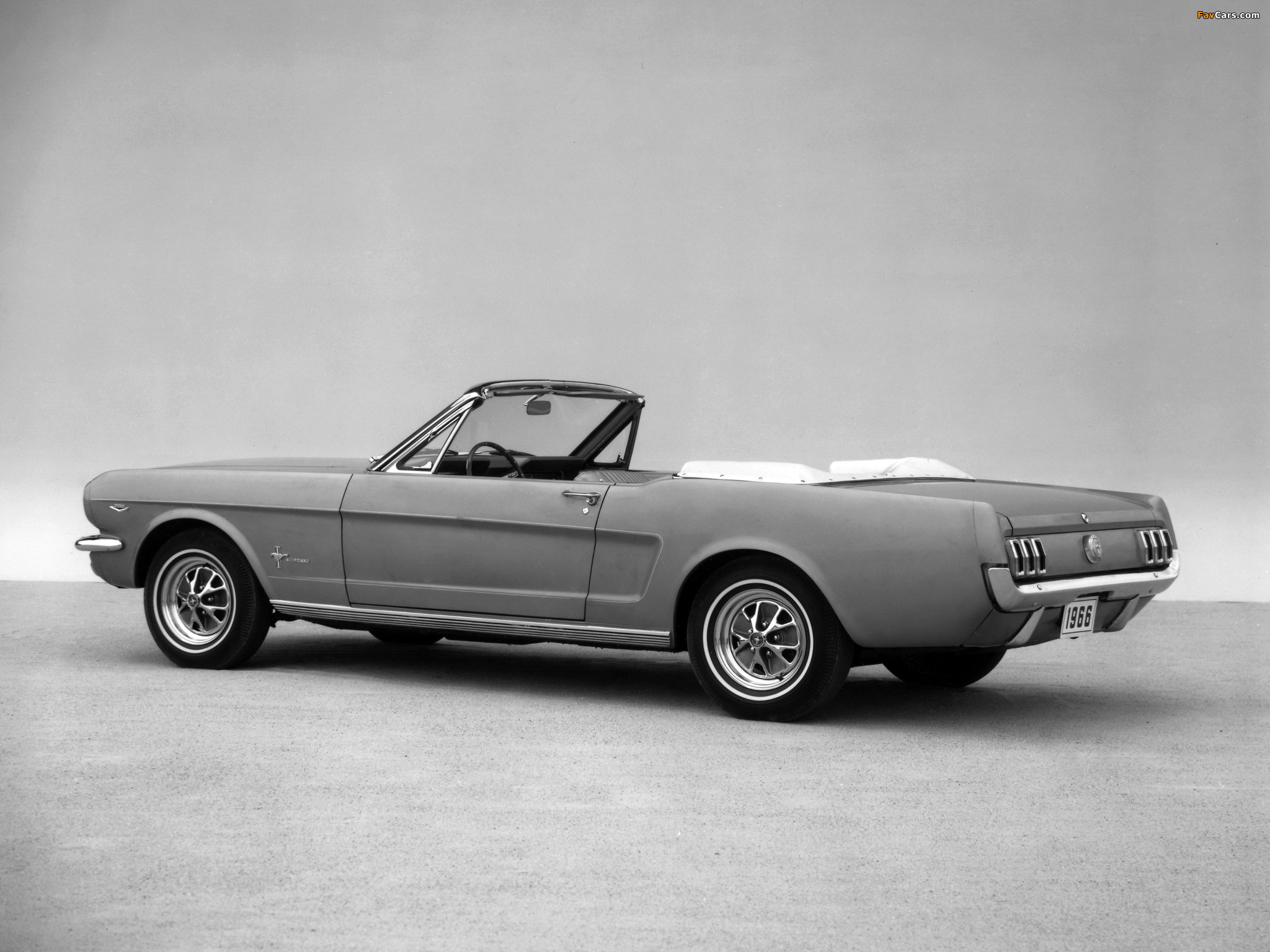 Mustang Convertible 1966 wallpapers (2048 x 1536)