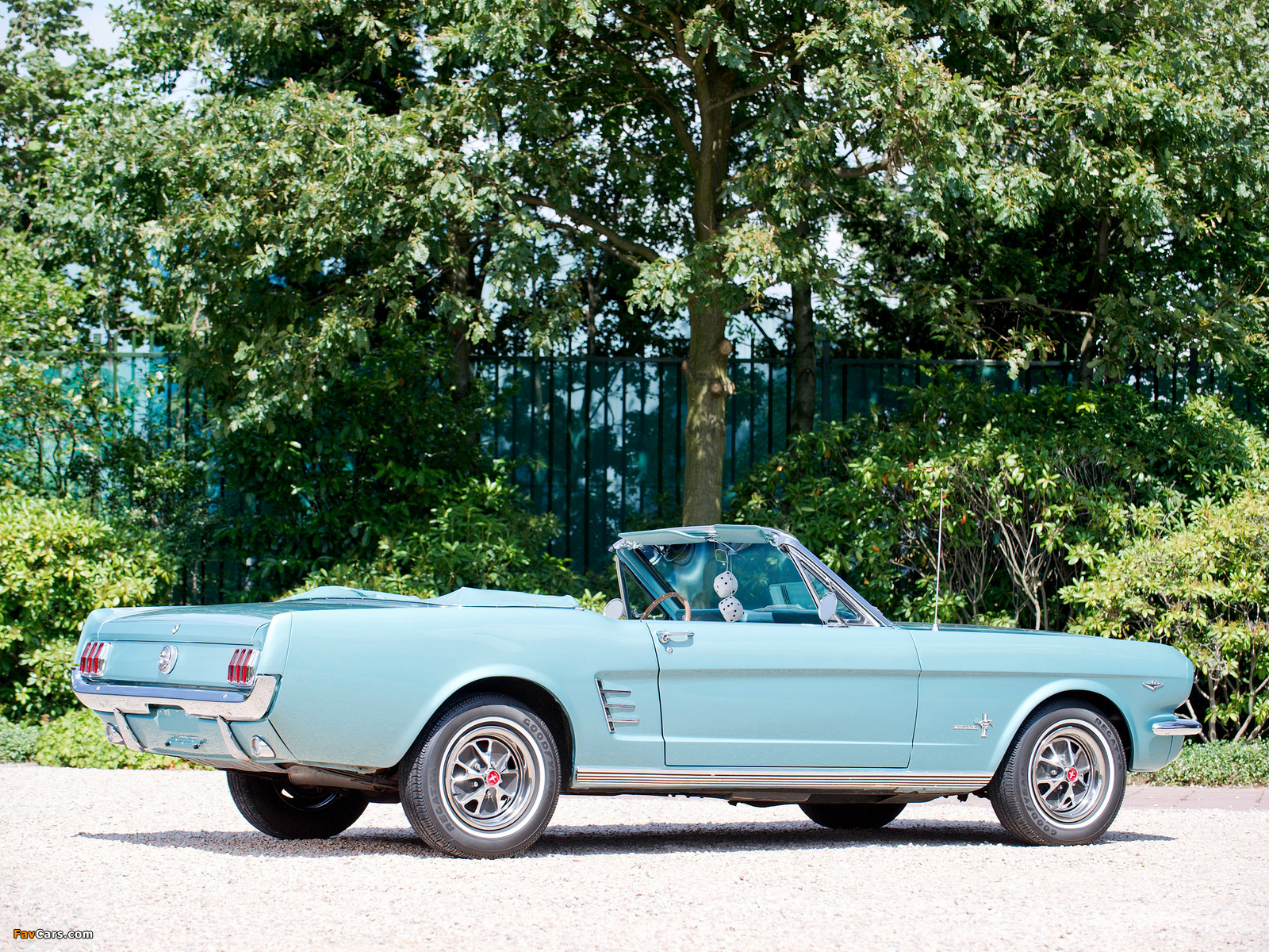 Mustang Convertible 1966 wallpapers (1600 x 1200)