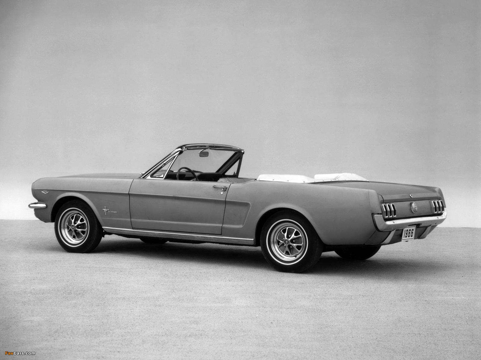 Mustang Convertible 1966 wallpapers (1600 x 1200)