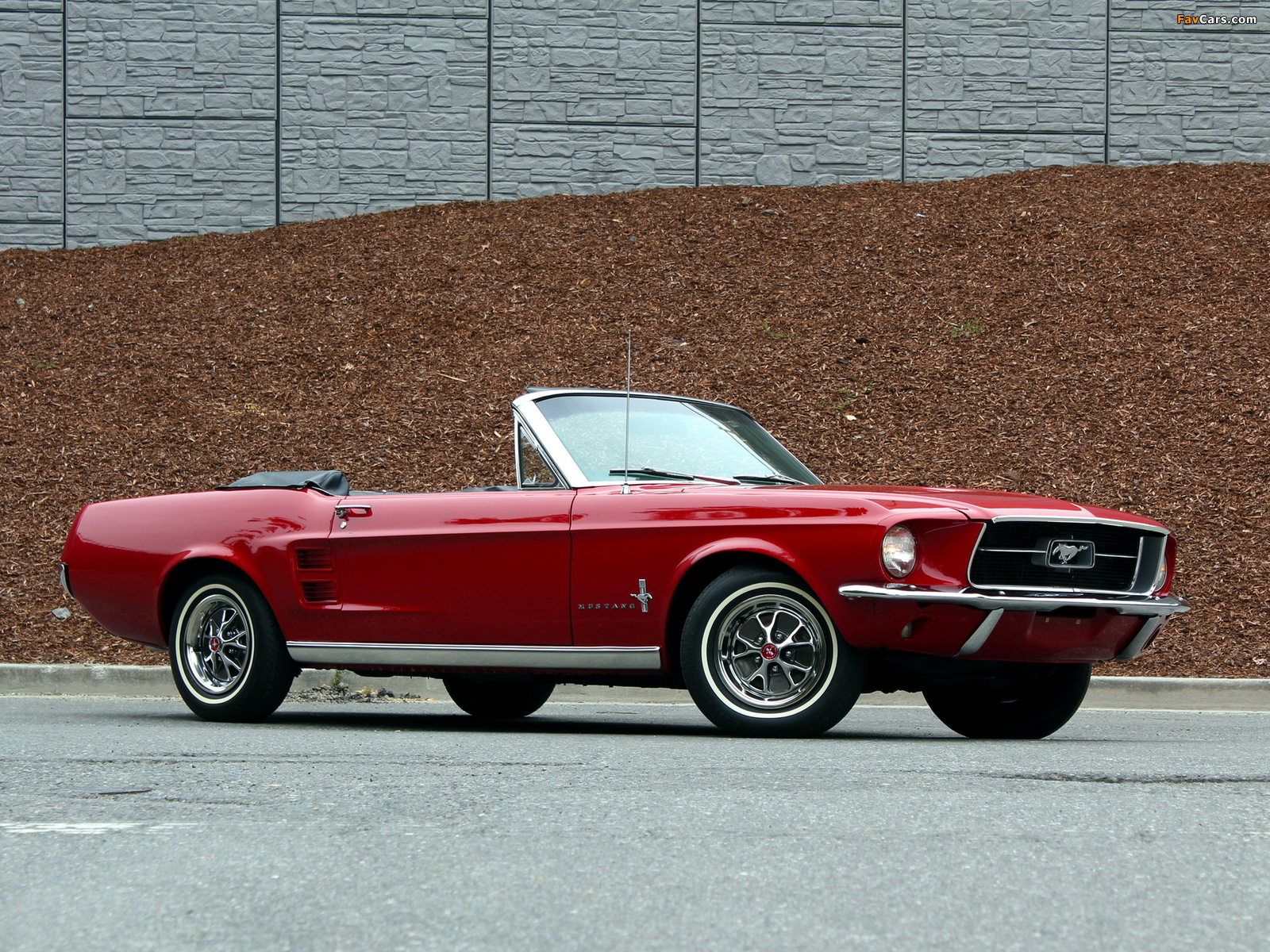 Mustang Convertible 1967 wallpapers (1600 x 1200)