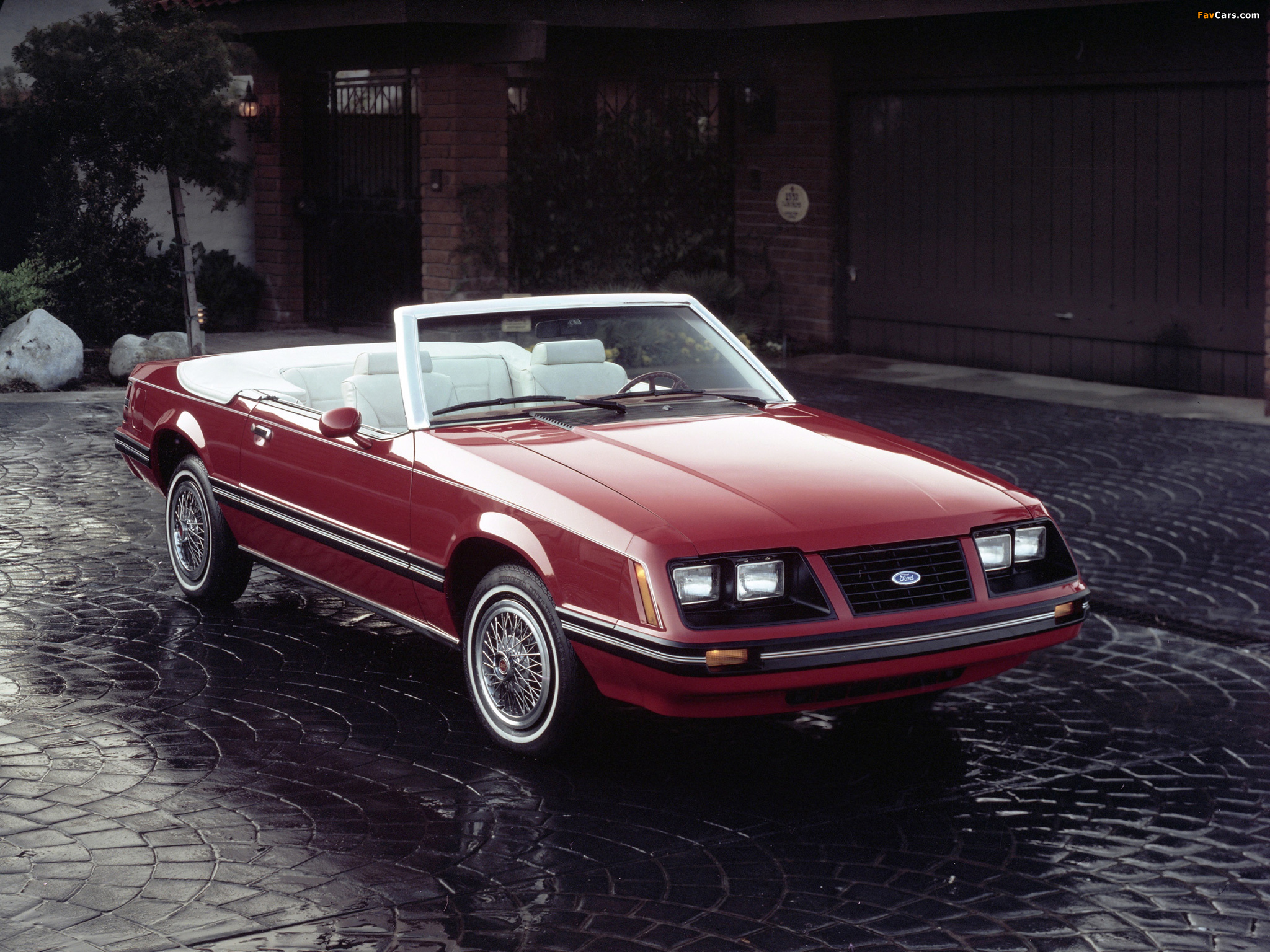 Mustang Convertible 1982–85 photos (2048 x 1536)