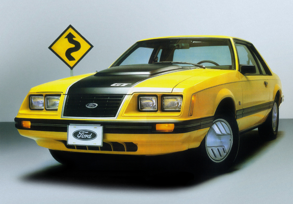 Photos of Mustang GT 1982–85