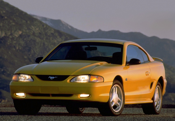 Mustang GT Coupe 1993–96 pictures