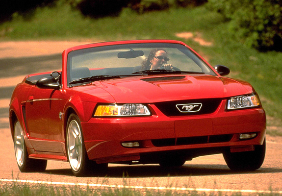 Mustang GT Convertible 1999–2004 pictures