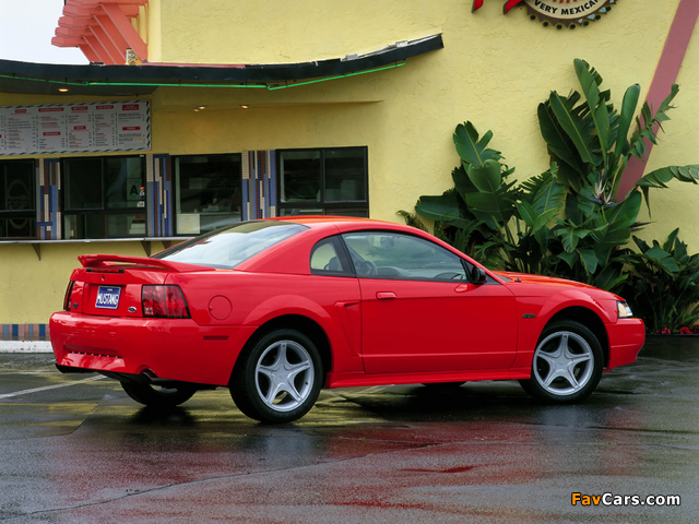 Photos of Mustang GT Coupe 1998–2004 (640 x 480)