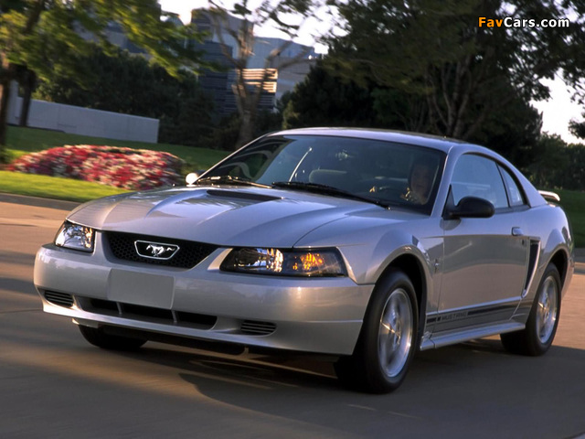 Photos of Mustang GT Coupe 1998–2004 (640 x 480)