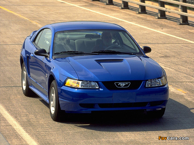 Pictures of Mustang GT Coupe 1998–2004 (640 x 480)