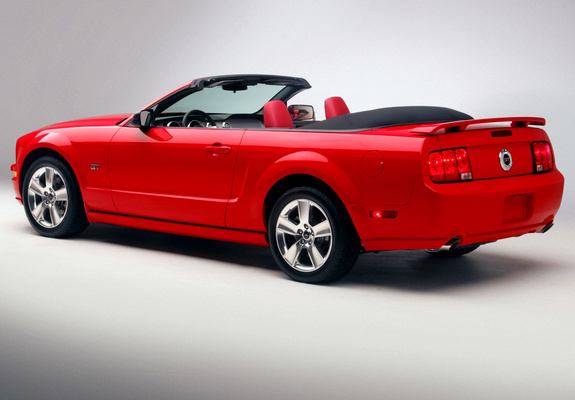 Images of Mustang GT Convertible 2005–08
