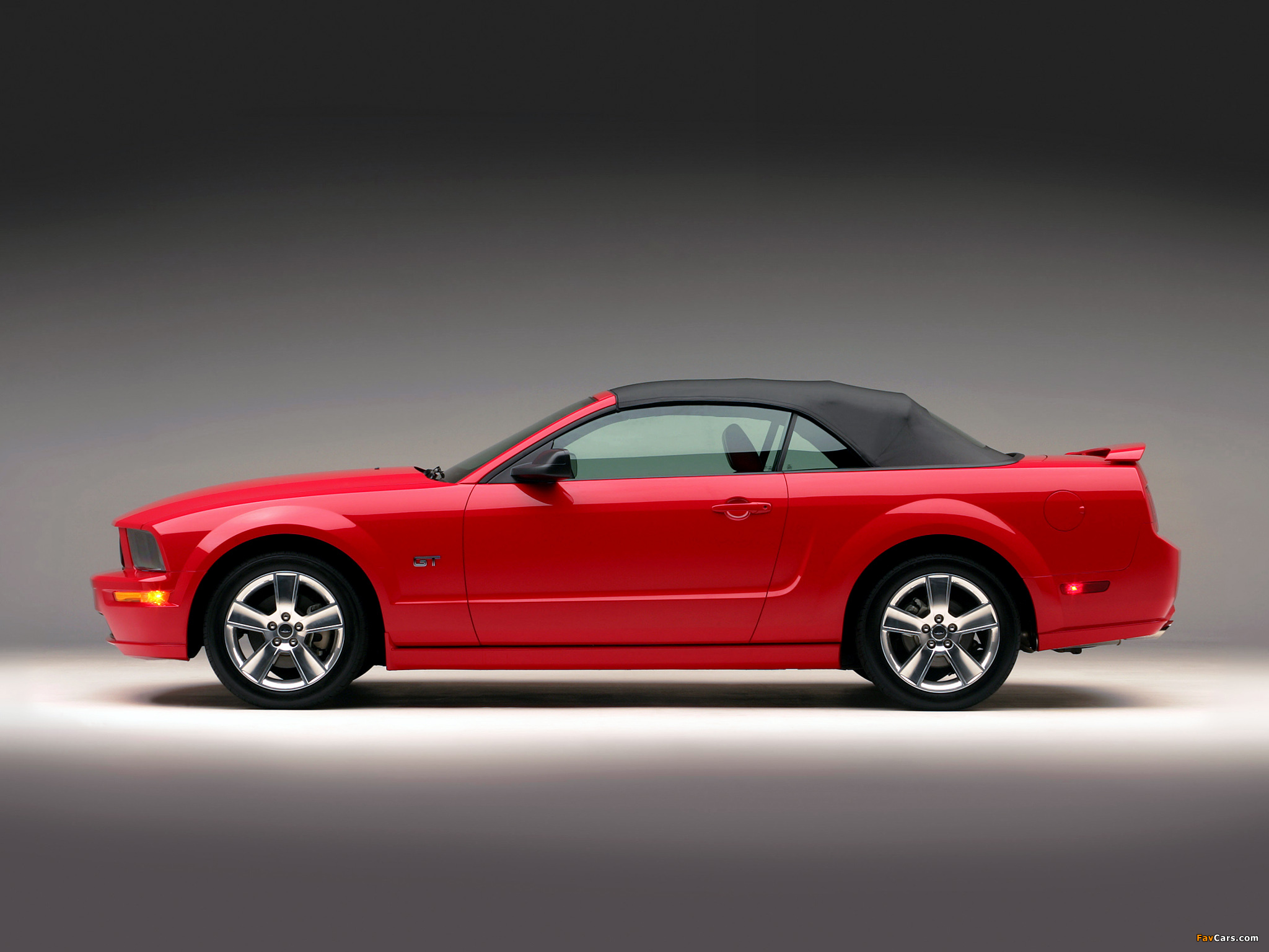 Images of Mustang GT Convertible 2005–08 (2048 x 1536)