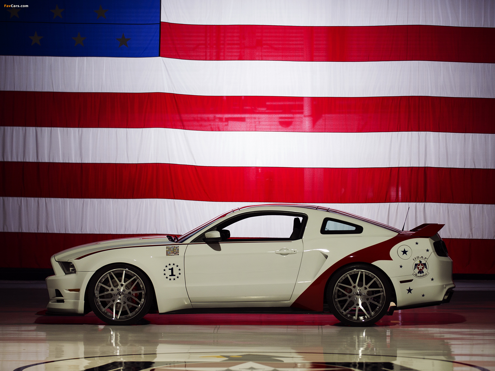 Images of Mustang GT U.S. Air Force Thunderbirds Edition 2013 (2048 x 1536)
