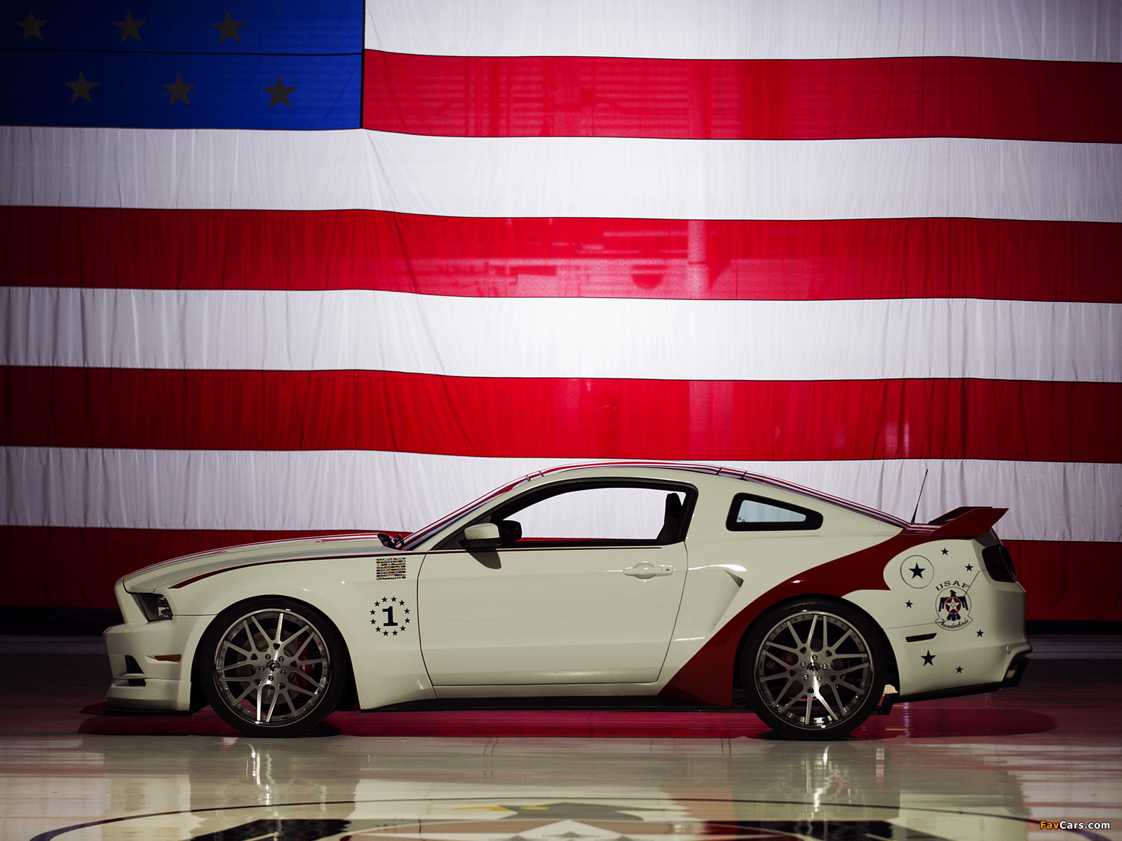 Images of Mustang GT U.S. Air Force Thunderbirds Edition 2013 (1600 x 1200)