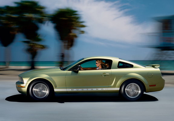 Mustang Coupe 2005–08 images