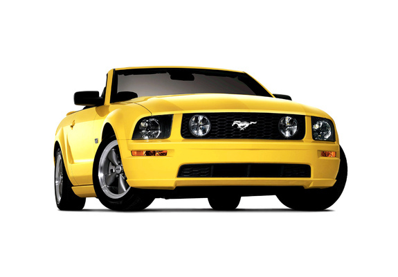 Mustang GT Convertible 2005–08 photos