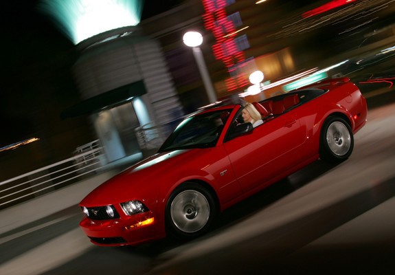 Mustang GT Convertible 2005–08 wallpapers