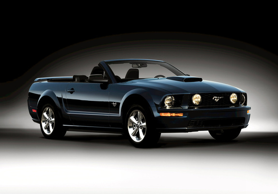 Mustang GT Convertible 2005–08 wallpapers