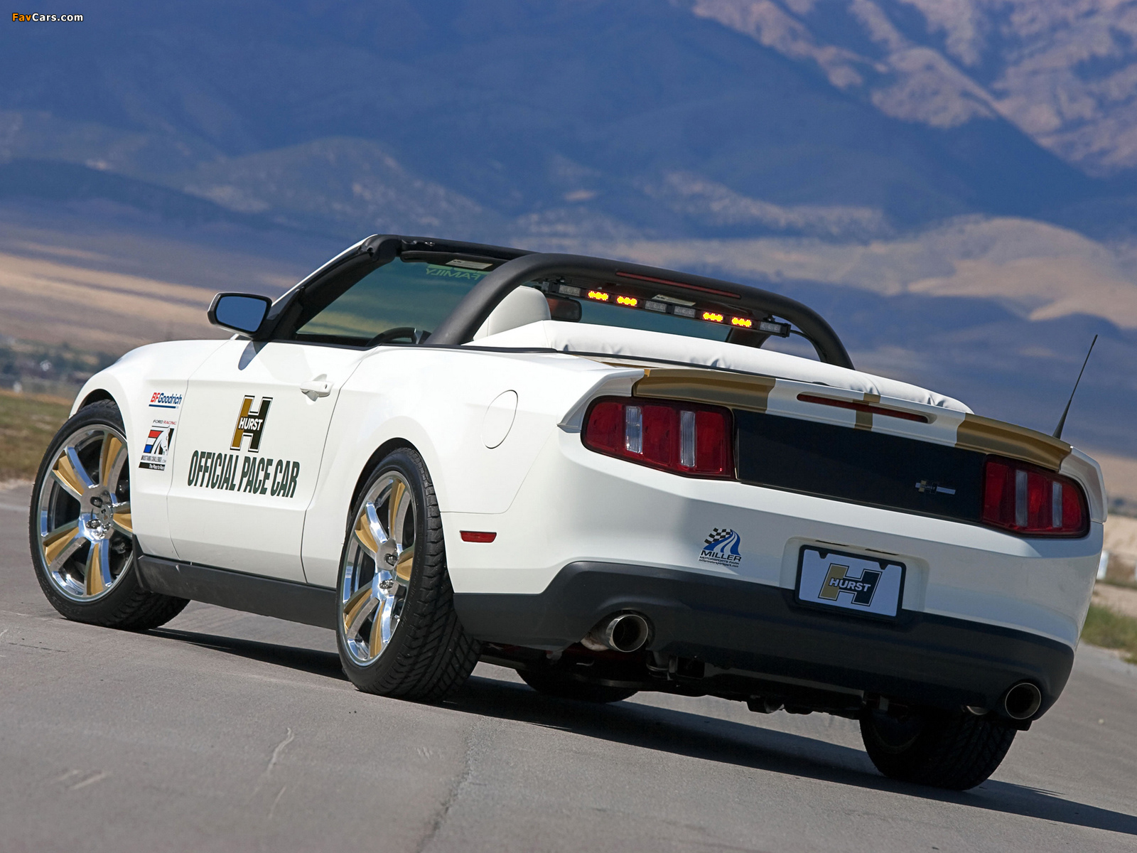 Hurst Mustang Convertible Pace Car 2009 images (1600 x 1200)