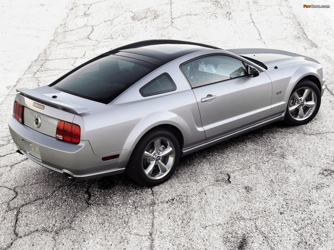 Mustang GT Glass Roof 2009 wallpapers (1280 x 960)