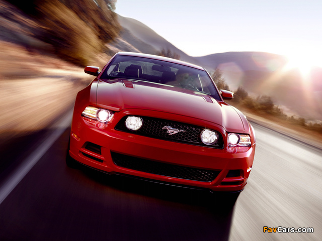 Mustang 5.0 GT 2012 photos (640 x 480)