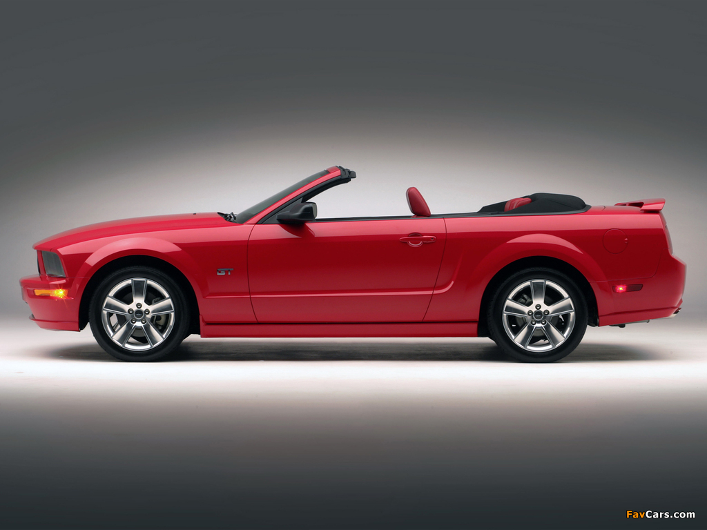 Pictures of Mustang GT Convertible 2005–08 (1024 x 768)