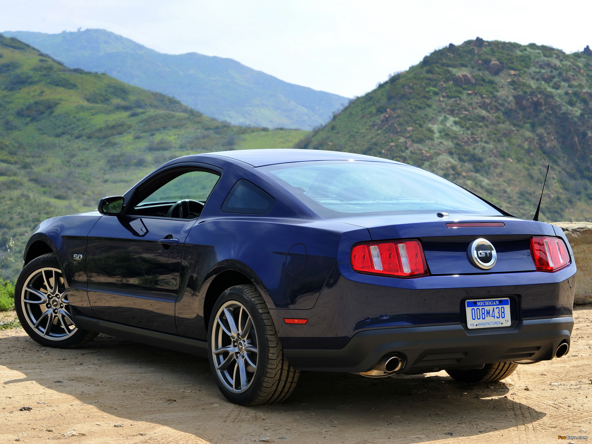 Pictures of Mustang 5.0 GT 2010–12 (2048 x 1536)