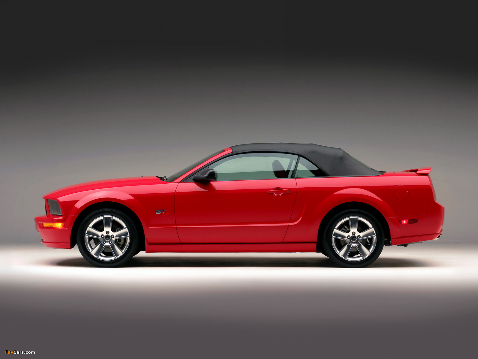 Mustang GT Convertible 2005–08 wallpapers (1600 x 1200)
