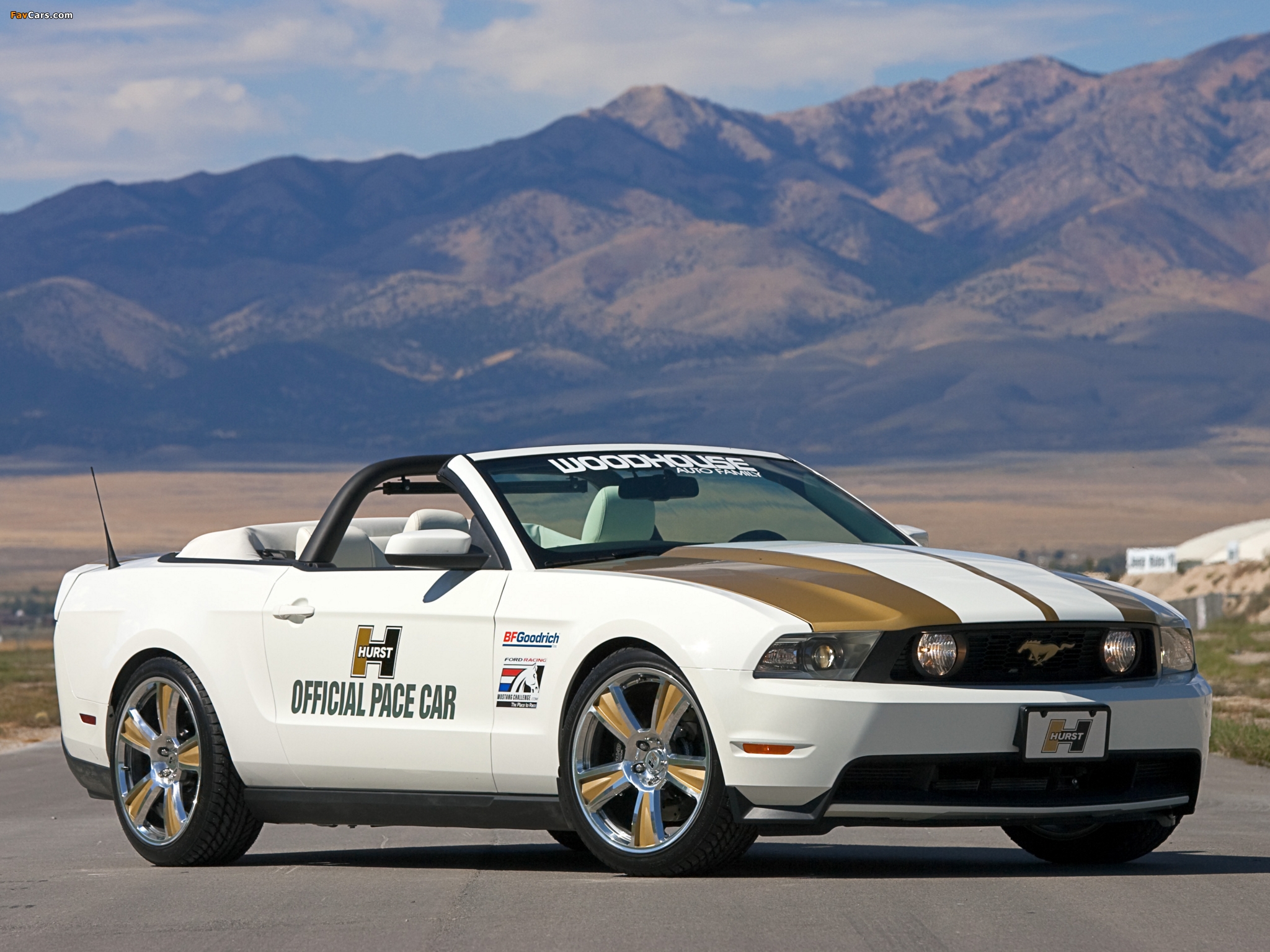 Hurst Mustang Convertible Pace Car 2009 wallpapers (2048 x 1536)