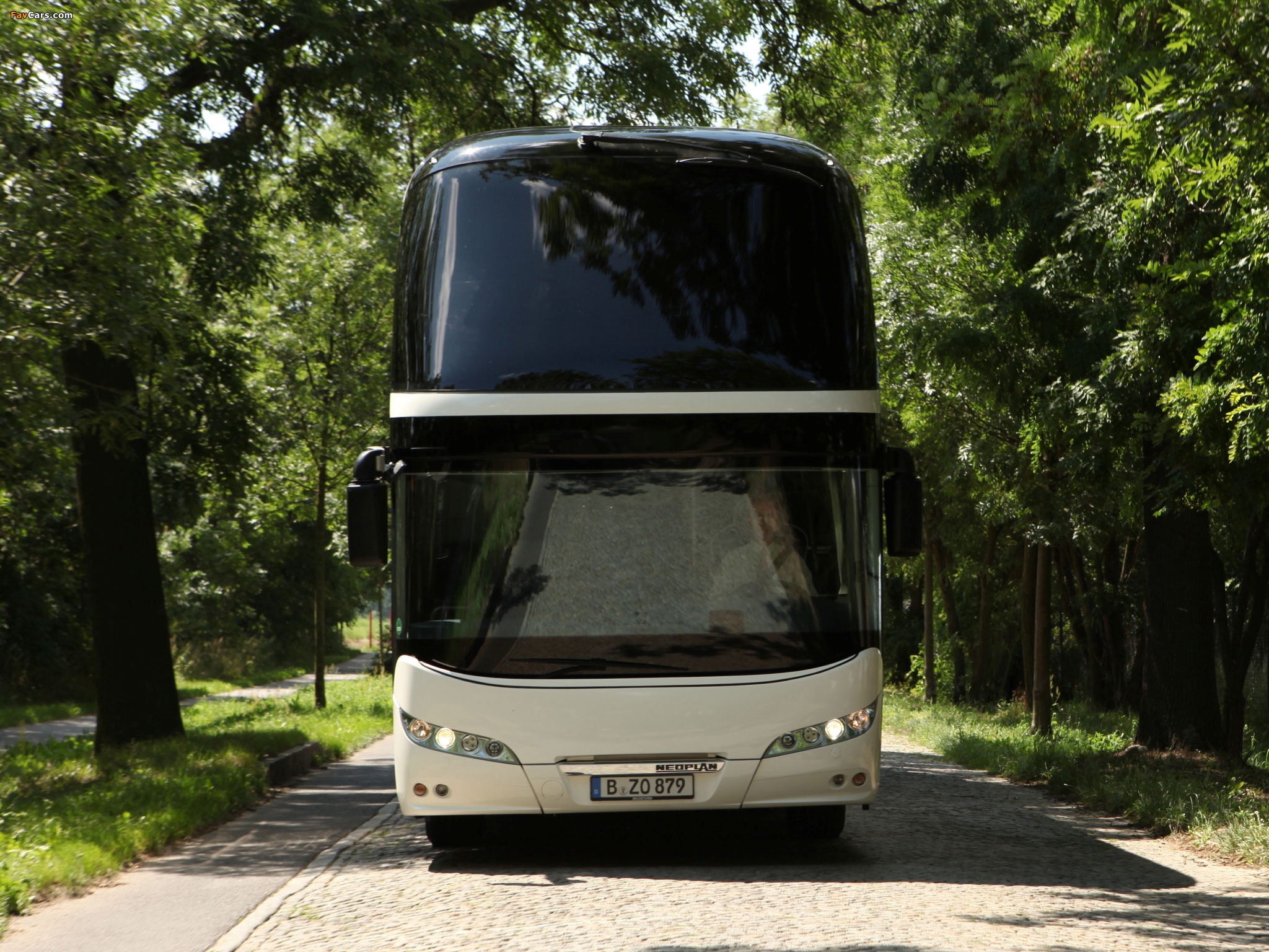 Pictures of Neoplan Skyliner 2010 (2048 x 1536)