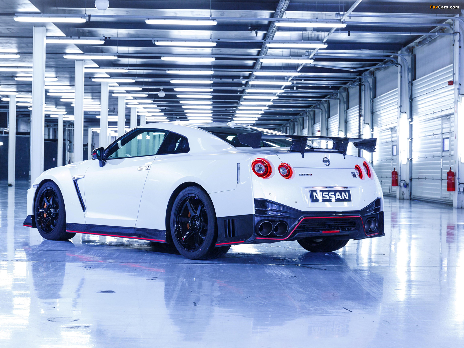 Pictures of Nissan GT-R Nismo UK-spec (R35) 2017 (1600 x 1200)